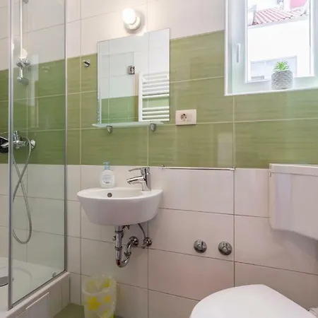 Appartamento Cuby With Private Pool In