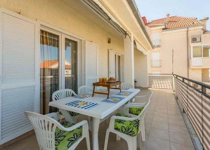 Cuby With Private Pool In