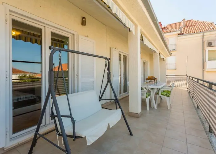 Cuby With Private Pool In * 特罗吉尔