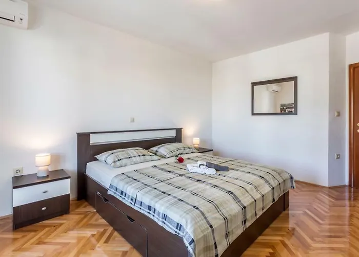 Cuby With Private Pool In Appartement *