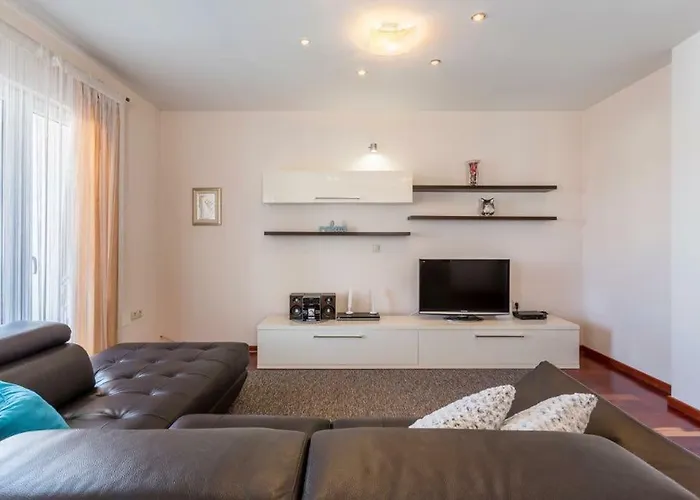 Cuby With Private Pool In Appartement *