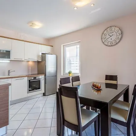 Cuby With Private Pool In شقة *