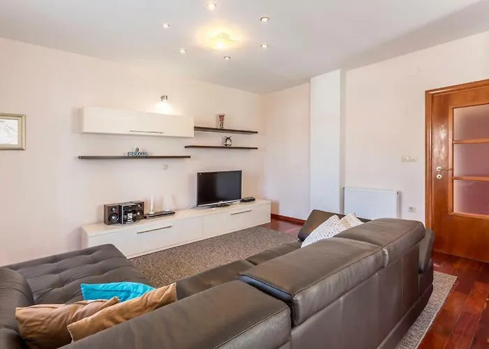 Cuby With Private Pool In 特罗吉尔