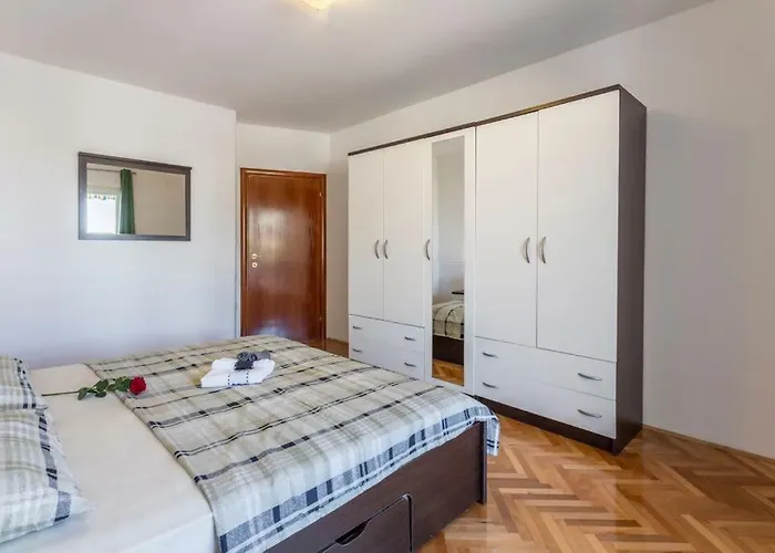 Cuby With Private Pool In 特罗吉尔