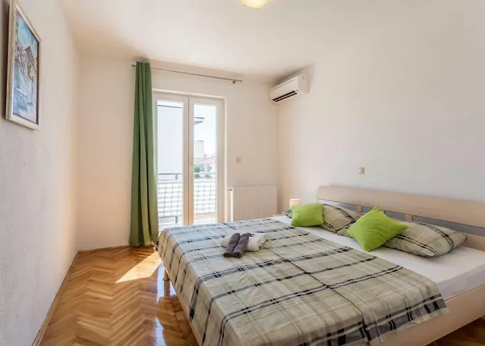 Cuby With Private Pool In * Trogir