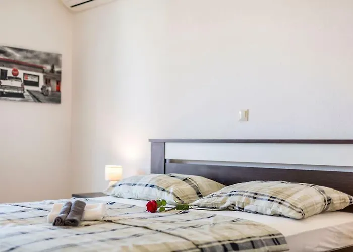 Cuby With Private Pool In