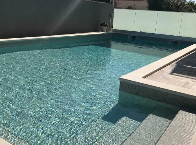 Cuby With Private Pool In 公寓 特罗吉尔