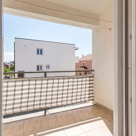 Cuby With Private Pool In Διαμέρισμα Τρογκίρ