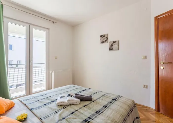 Apartman Cuby With Private Pool In Trogir